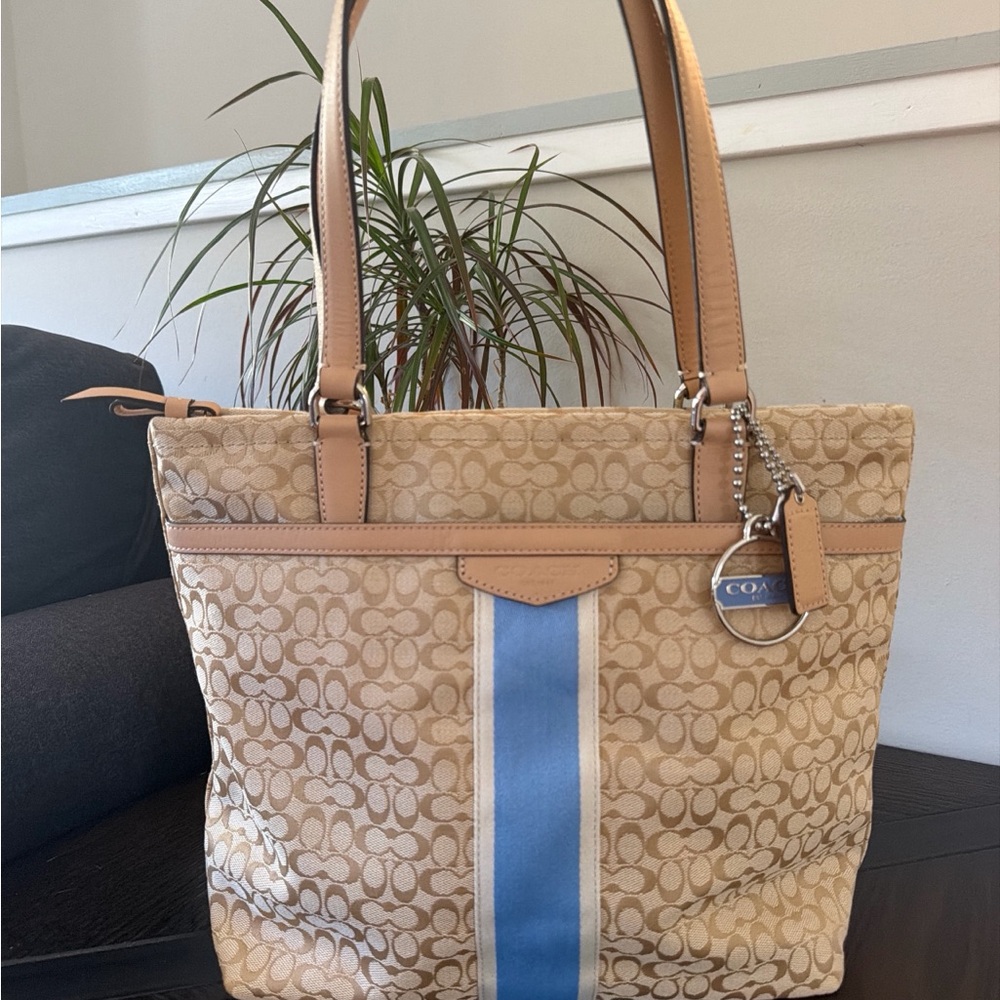 Coach Tote Bag! Perfect for a summer, beachy look!